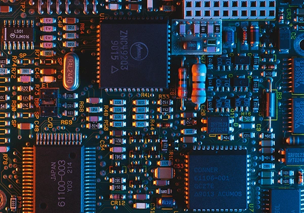 Fissaggi per apparecchiature elettroniche