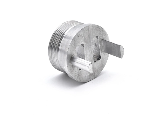 Componente in alluminio lavorato a CNC