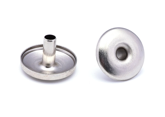 Cappuccio a forma di bottone