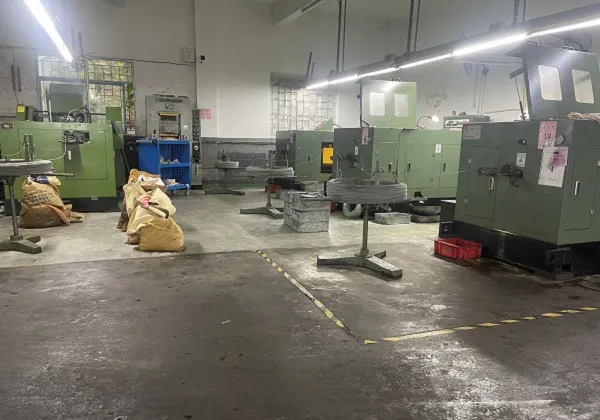 Esposizione della fabbrica di produzione di microviti